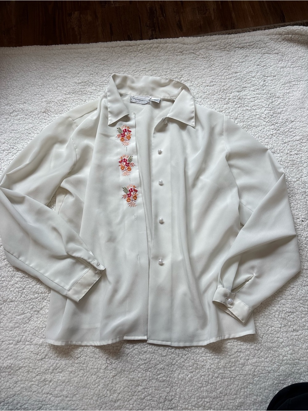 Embroidered Button-Front Blouse Size Medium
